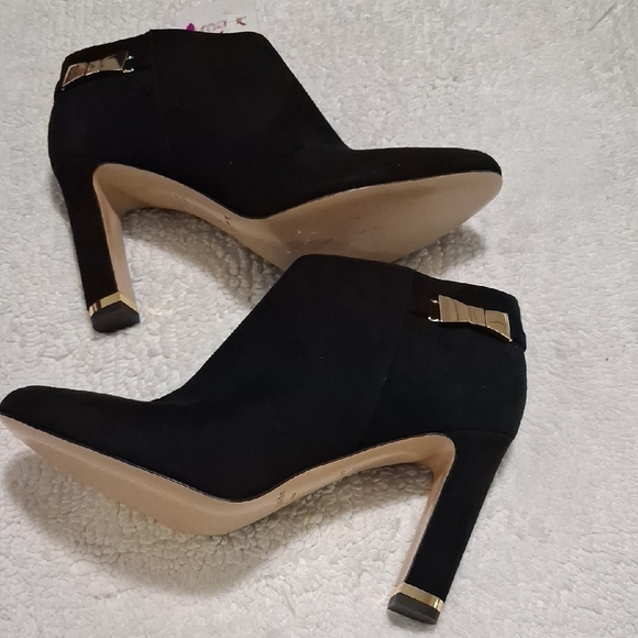 Kate Spade Black Heeled Ankle Boots with Gold Bow - Picture 4 of 11